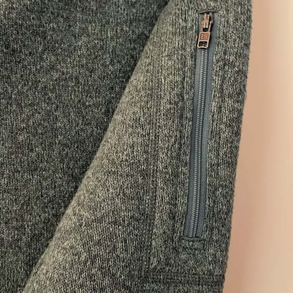 Patagonia Gray Quarter-Zip Fleece Pullover, size Medium - Picture 4 of 7